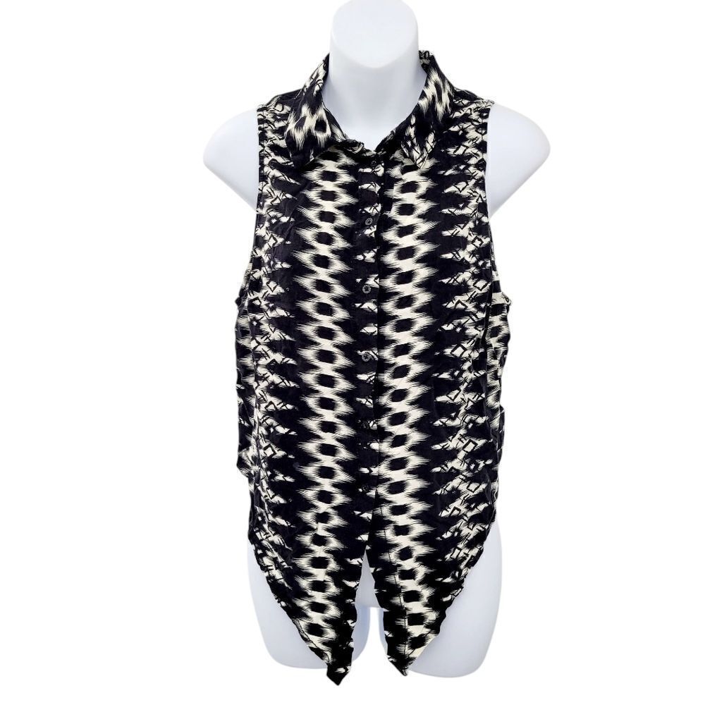 2/$20 Garage Black & White Buttons Down Top Blouse Size: Large